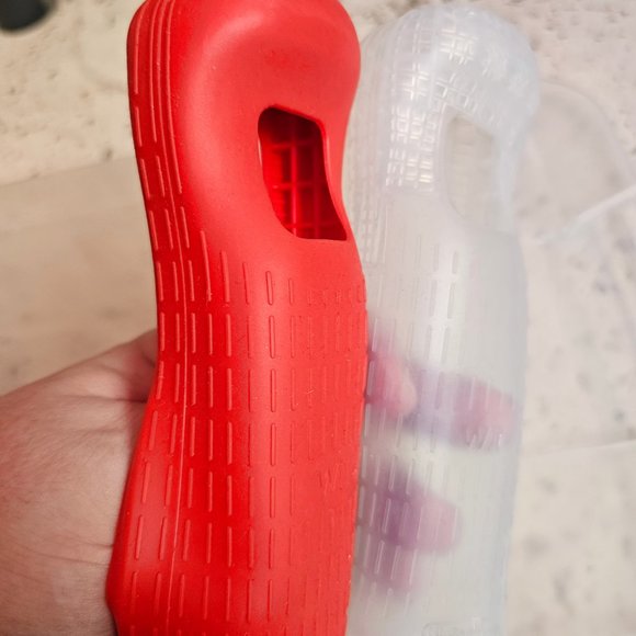 2 Wii silicone controller cases, EUC condition, OEM Nintendo, 1 red, 1 clear - Picture 6 of 6